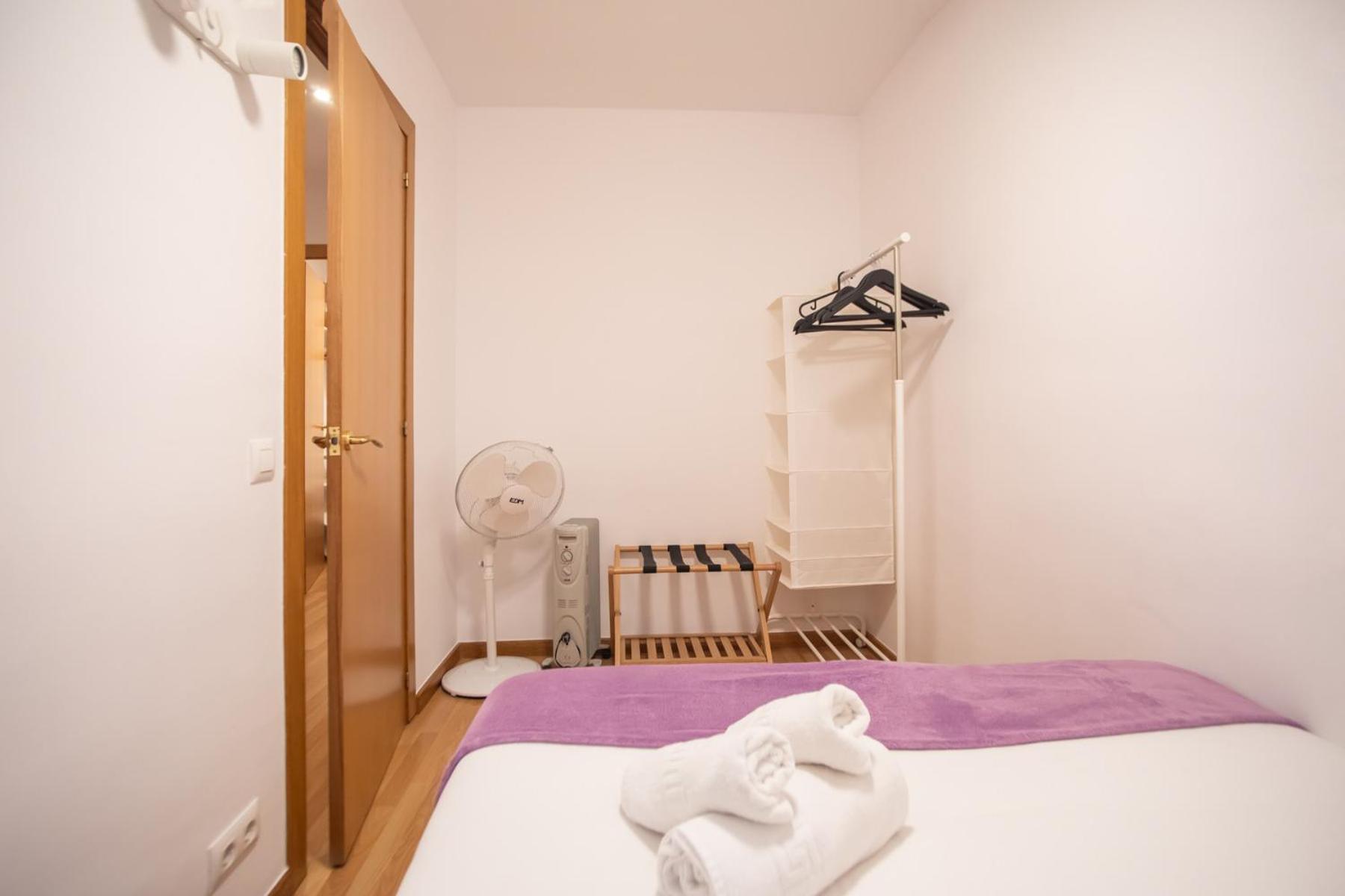 41par1022 - Luminous In Sant Antoni * Barcellona