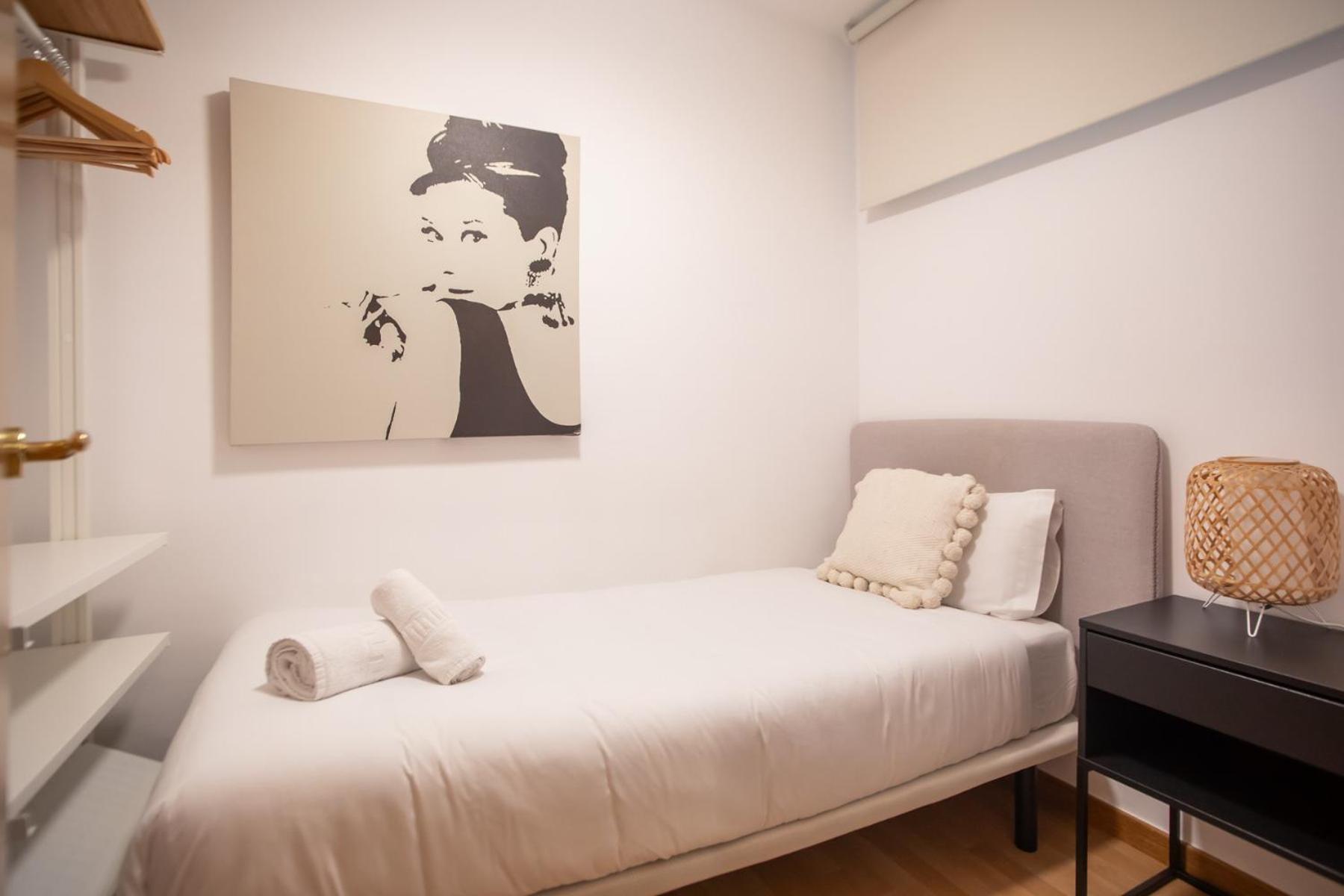 41par254 - Luminous In Sant Antoni *